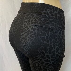 MASSINI ESSENTIALS Women’s Leopard Print Black & Gray Pants Size 2X Zip Detail